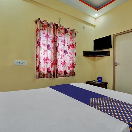 Spot On Anugraha Residency Hotell Kumbalgod Exteriör bild