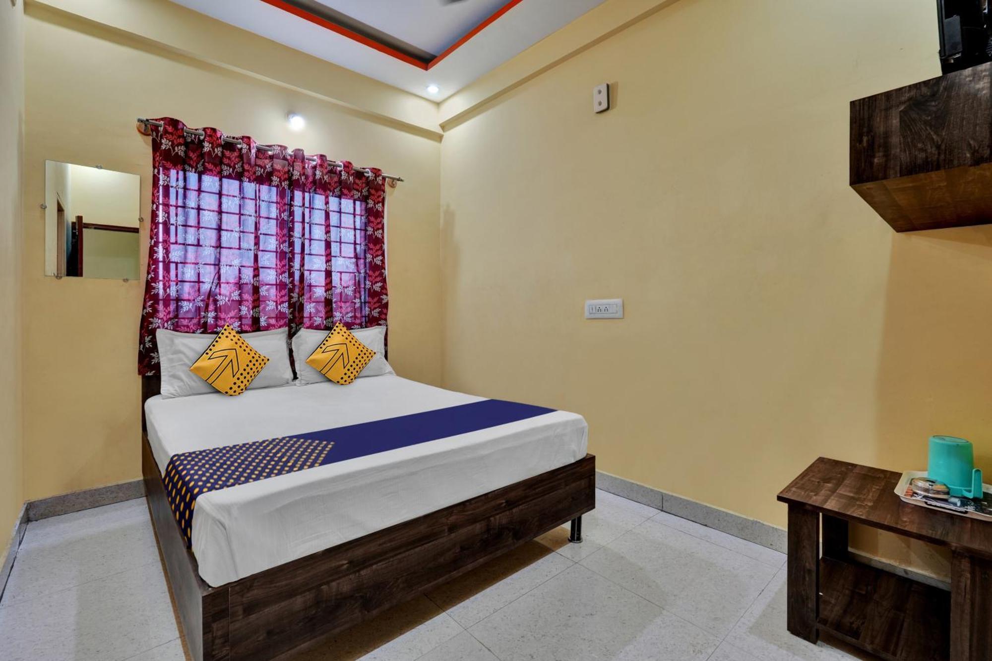 Spot On Anugraha Residency Hotell Kumbalgod Exteriör bild