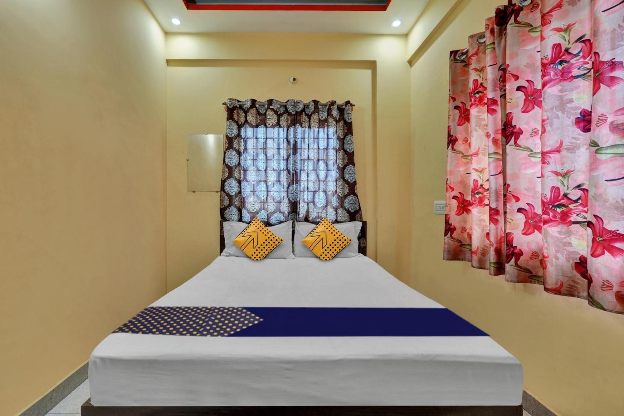 Spot On Anugraha Residency Hotell Kumbalgod Exteriör bild
