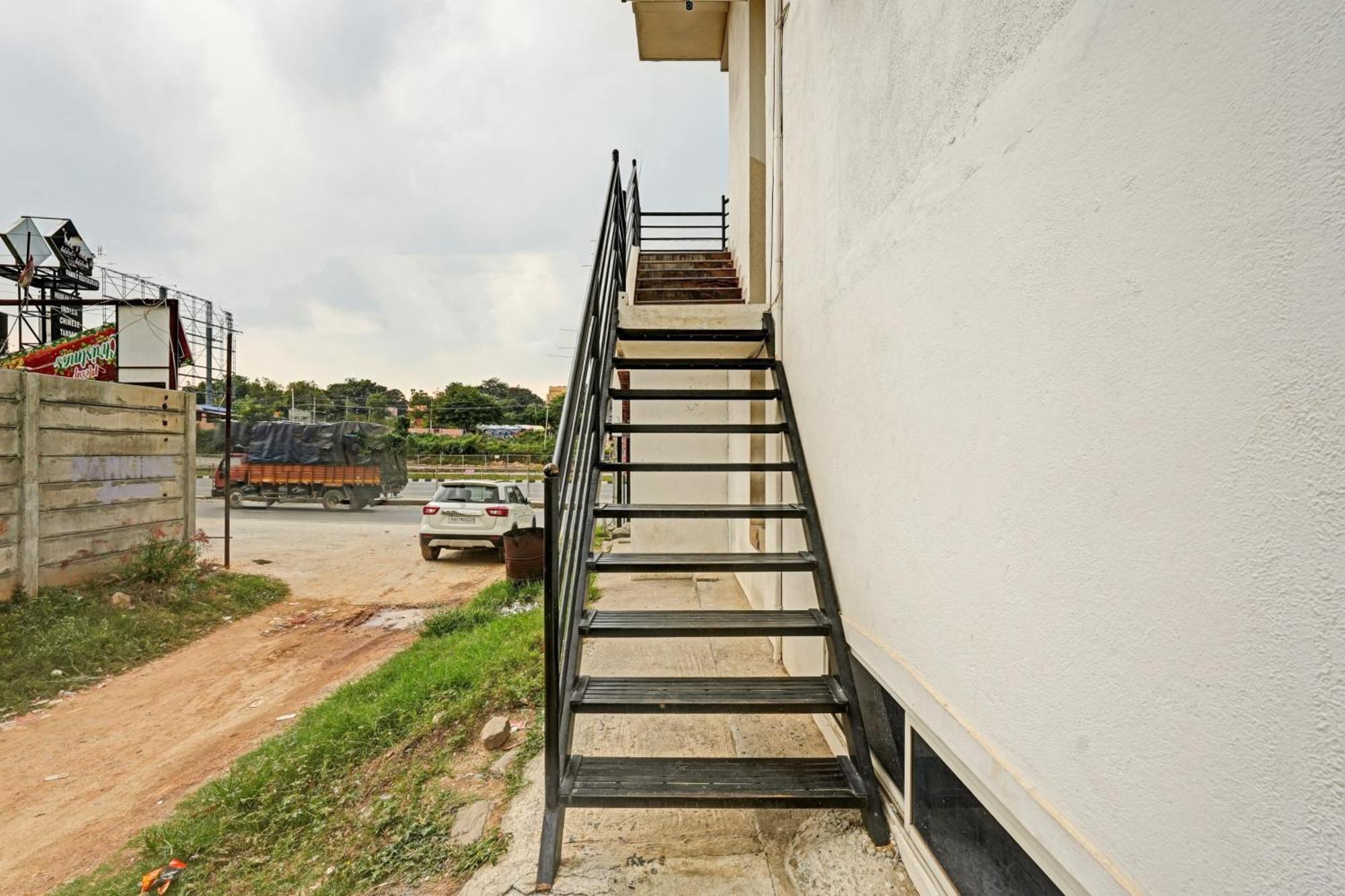 Spot On Anugraha Residency Hotell Kumbalgod Exteriör bild